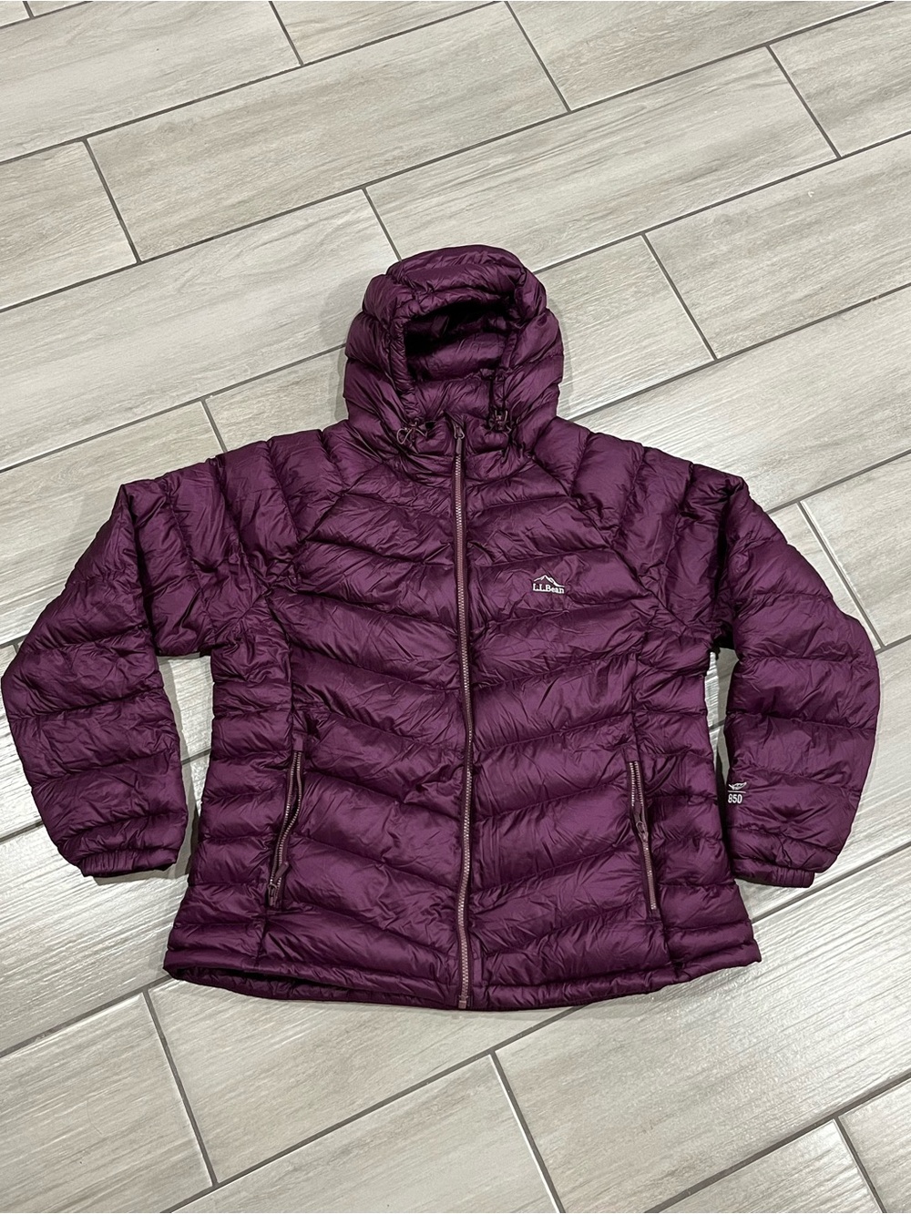 #18 women’s L.L.Bean Ultralight 850 Down Jacket Eggplant Size xL